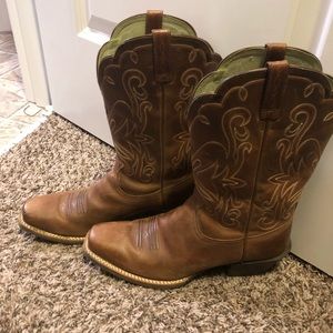 Women’s Ariat legend boots size 10